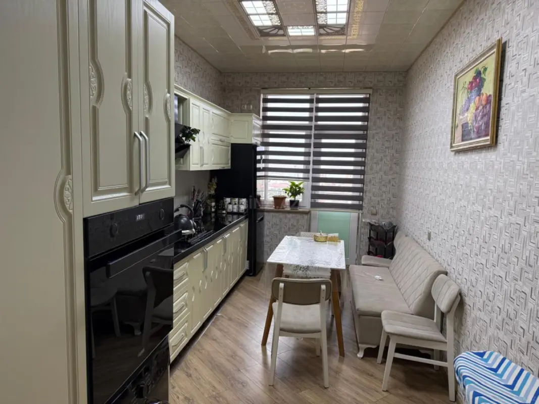 Satılır 2 otaqlı mənzil 82.7 m²