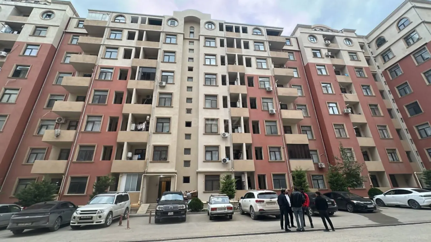 Satılır 2 otaqlı mənzil 68 m²