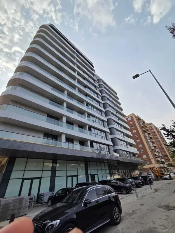 Satılır 1 otaqlı mənzil 66 m²