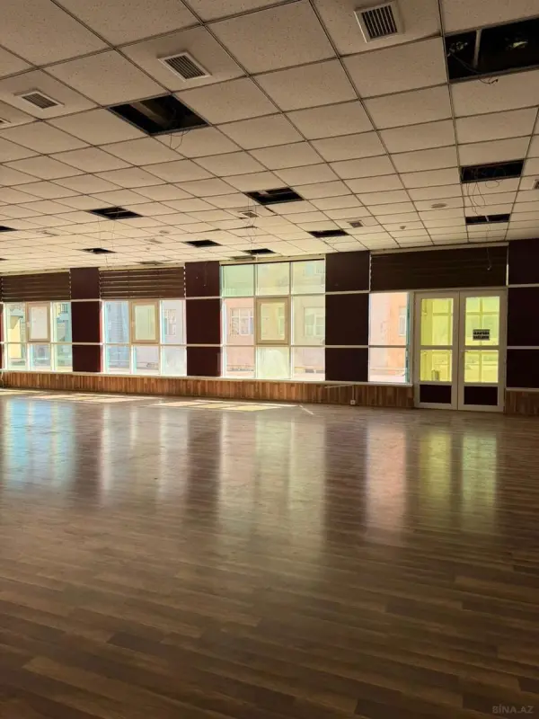 Kirayə verilir 1 otaqlı ofis 170 m²