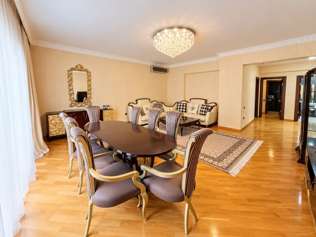 Kirayə verilir 3 otaqlı mənzil 160 m²