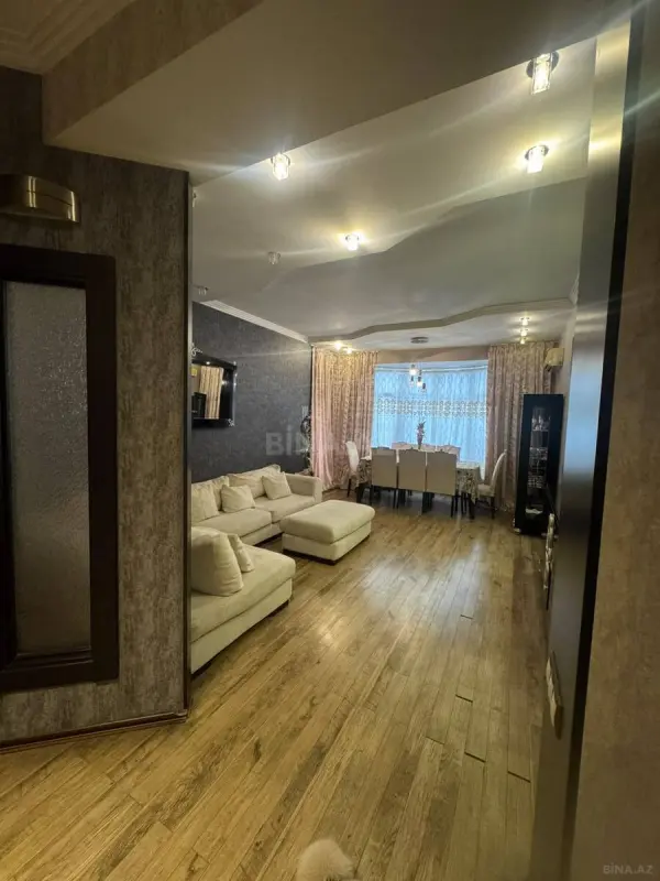 Kirayə verilir 3 otaqlı mənzil 130 m²