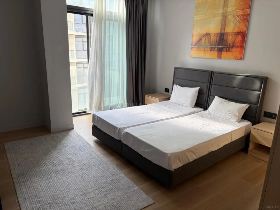 Satılır 3 otaqlı mənzil 137 m²