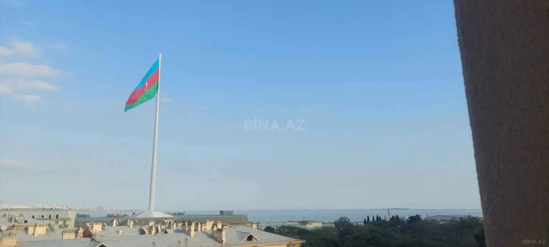 Satılır 3 otaqlı mənzil 146 m²