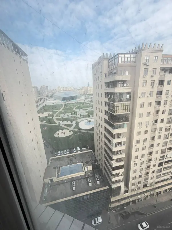 Satılır 3 otaqlı mənzil 160 m²