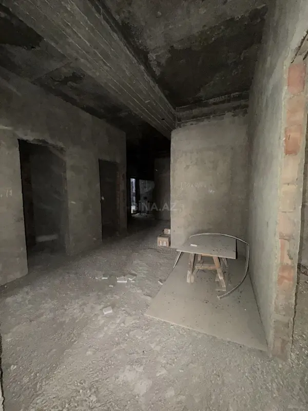 Satılır 3 otaqlı mənzil 125 m²