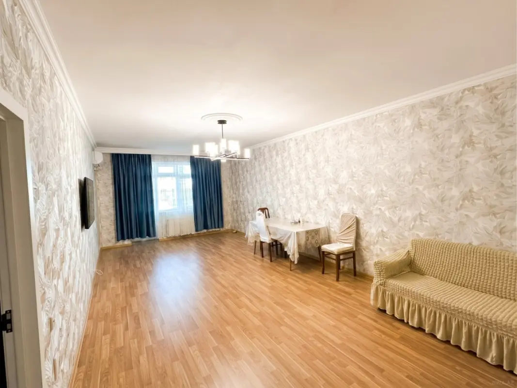 Satılır 2 otaqlı mənzil 87 m²