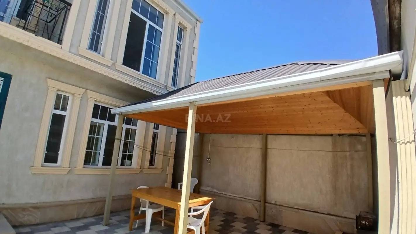 Satılır 5 otaqlı həyət evi 160 m²
