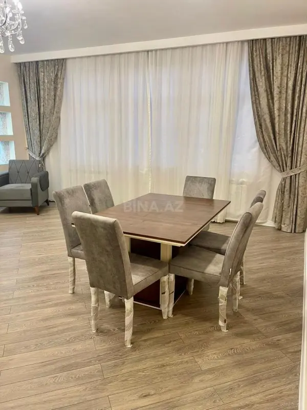 Kirayə verilir 3 otaqlı mənzil 130 m²