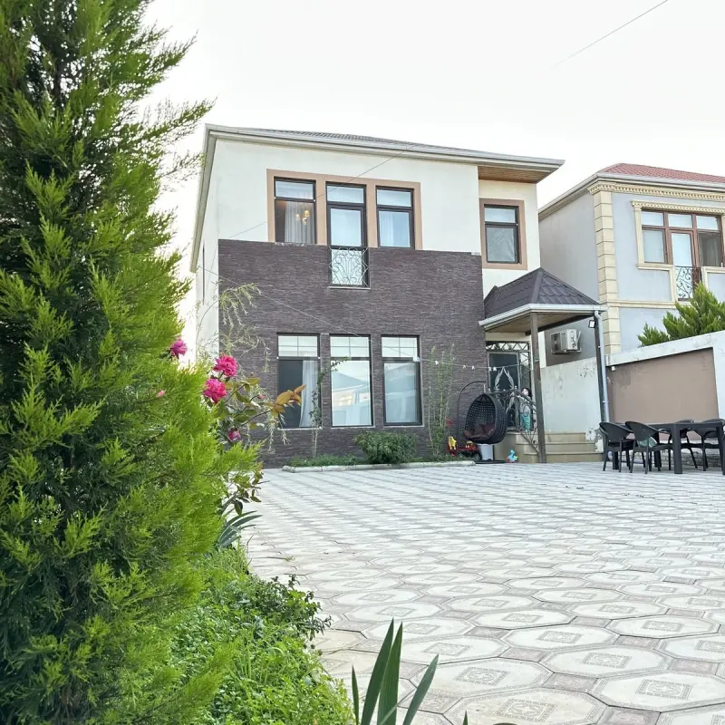 Satılır 4 otaqlı həyət evi 160 m²