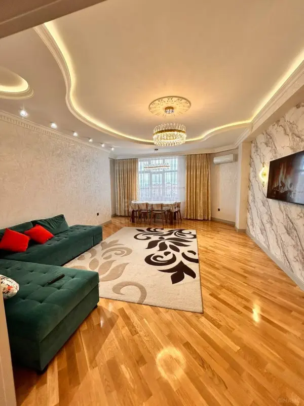 Satılır 3 otaqlı mənzil 95 m²
