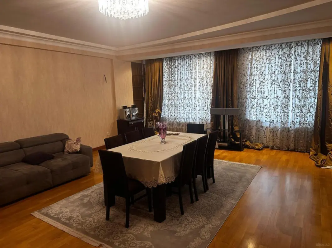 Kirayə verilir 3 otaqlı mənzil 150 m²