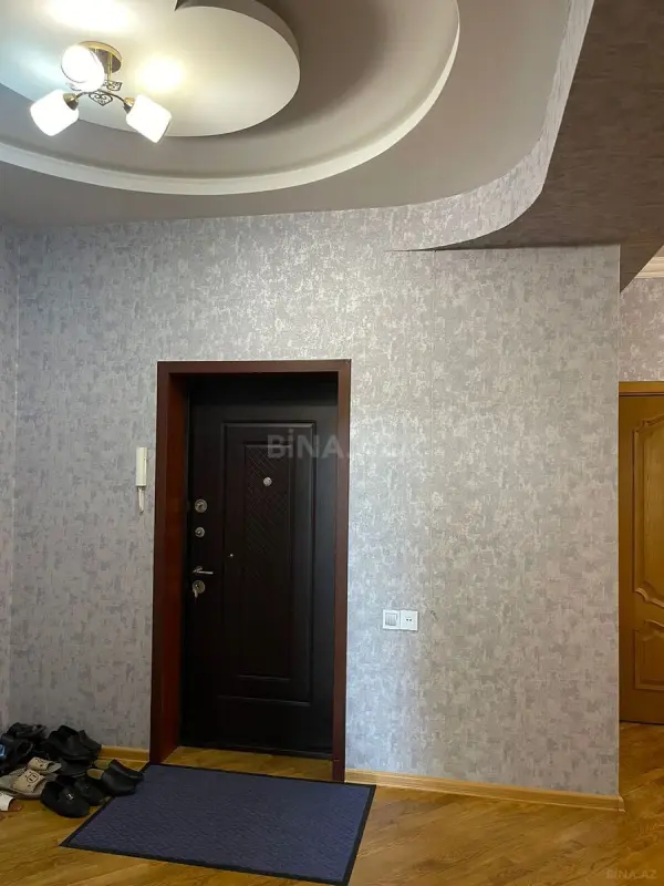 Satılır 5 otaqlı mənzil 110 m²
