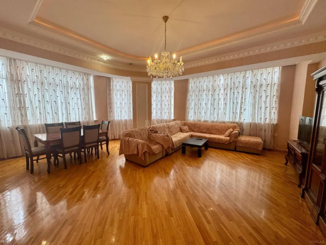 Kirayə verilir 3 otaqlı mənzil 130 m²