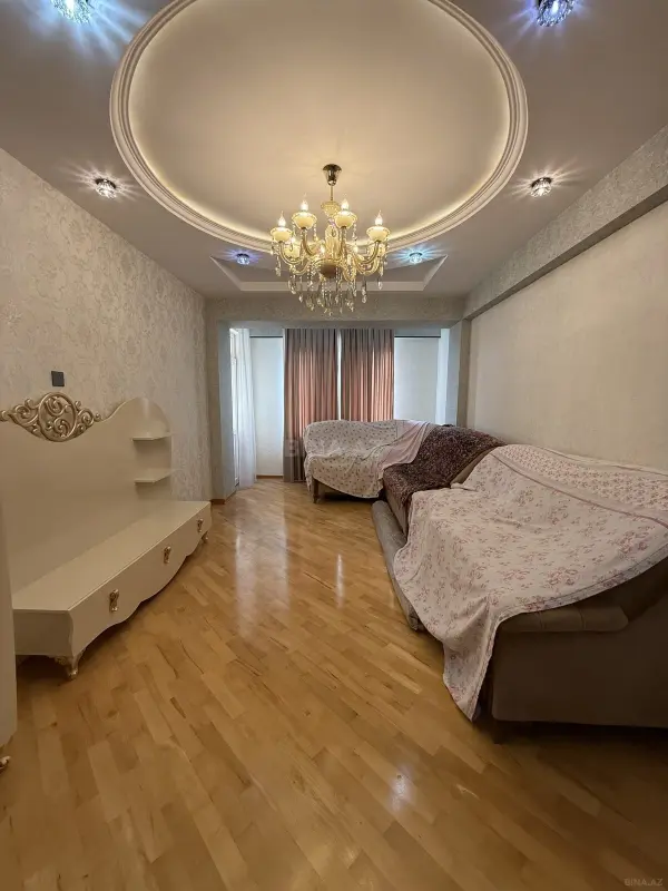 Kirayə verilir 2 otaqlı mənzil 88 m²