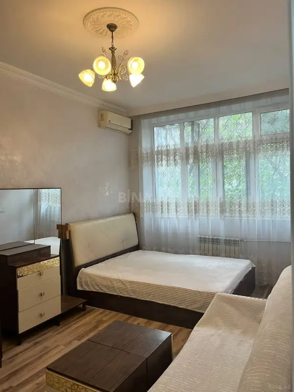 Satılır 1 otaqlı mənzil 40 m²