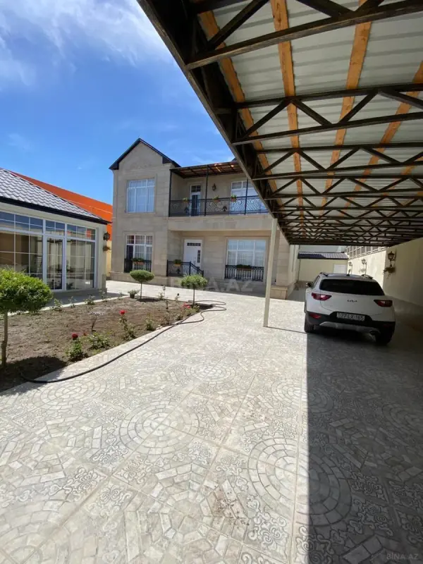 Satılır 4 otaqlı həyət evi 270 m²