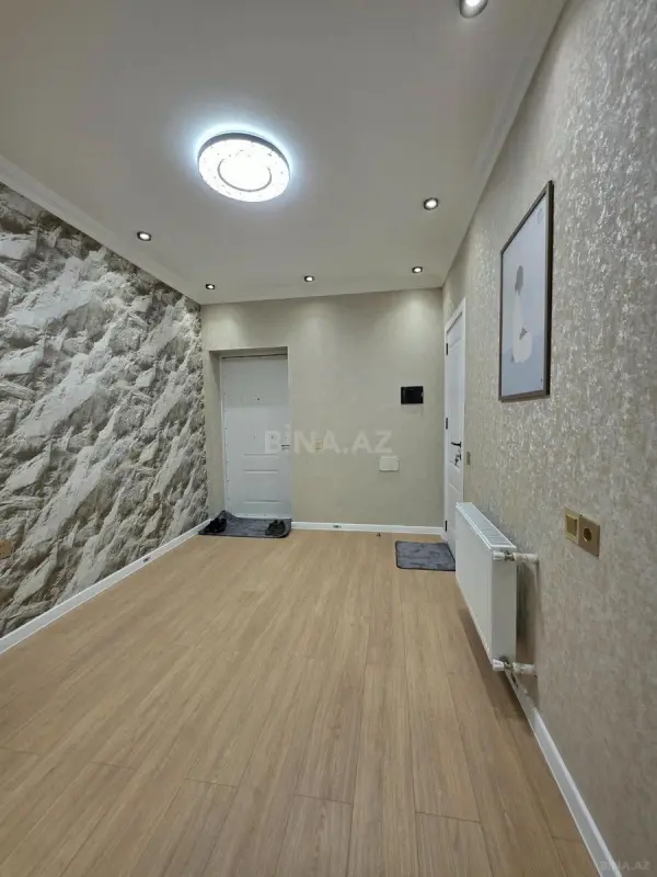Satılır 2 otaqlı mənzil 82 m²