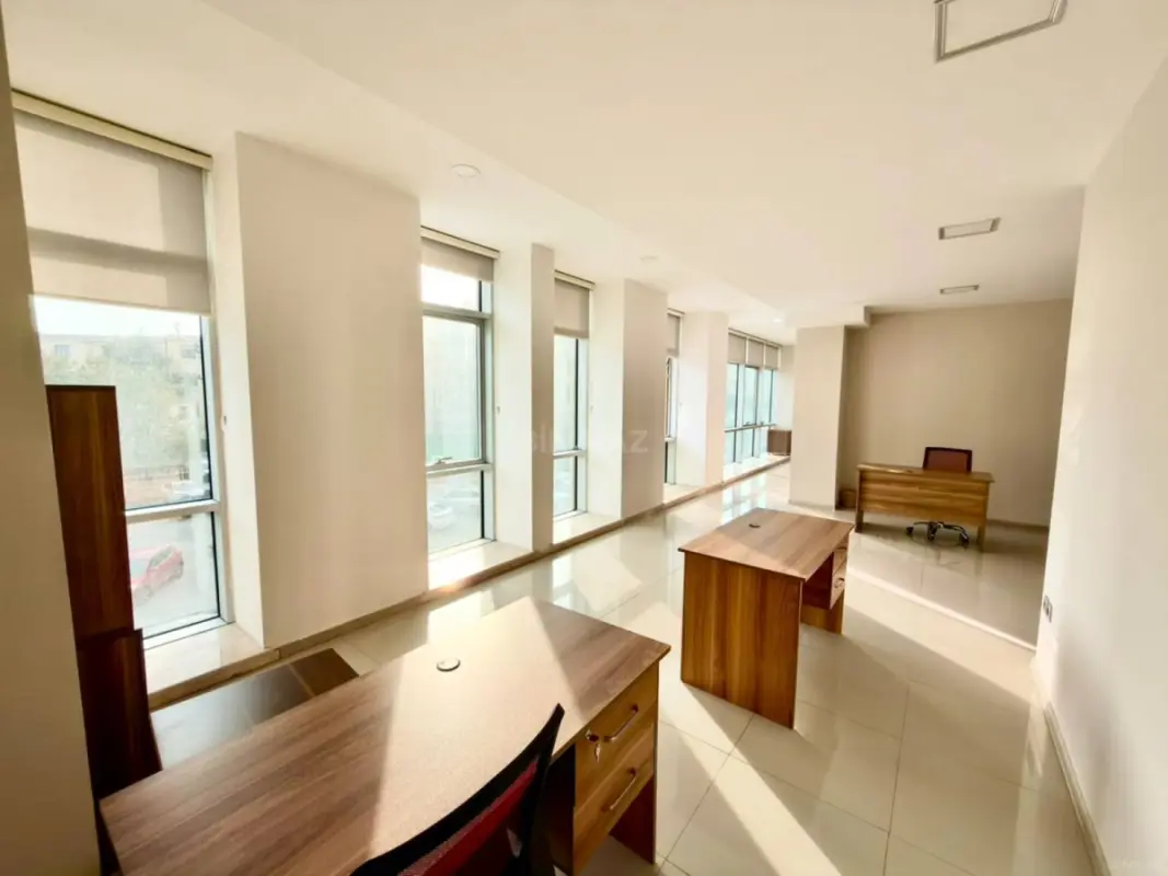 Kirayə verilir 8 otaqlı ofis 1144 m²