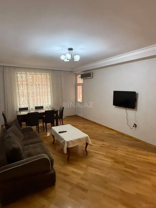 Kirayə verilir 3 otaqlı mənzil 130 m²