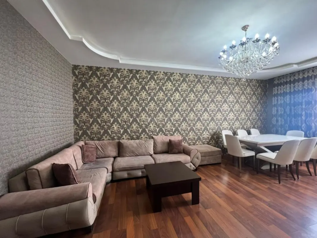 Satılır 2 otaqlı mənzil 99 m²