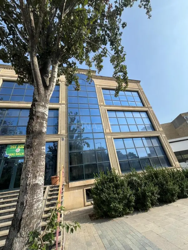 Kirayə verilir obyekt 860 m²