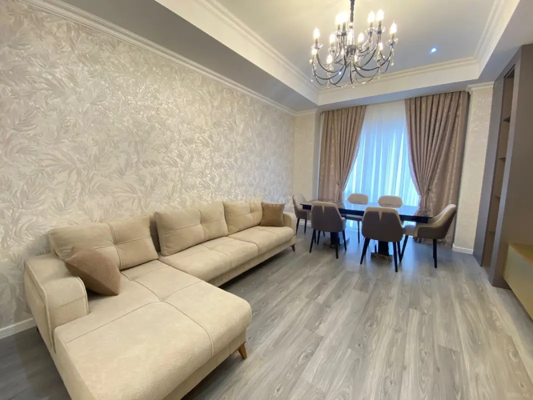 Satılır 4 otaqlı mənzil 153 m²