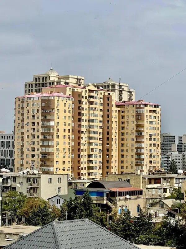 Satılır 2 otaqlı mənzil 95 m²