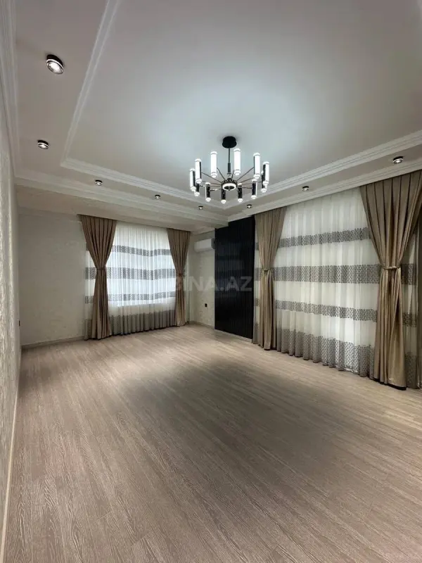 Satılır 4 otaqlı mənzil 143 m²