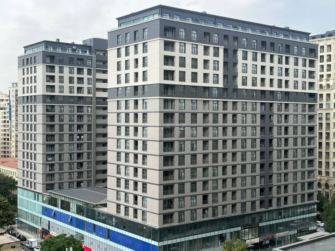 Satılır 3 otaqlı mənzil 104 m²