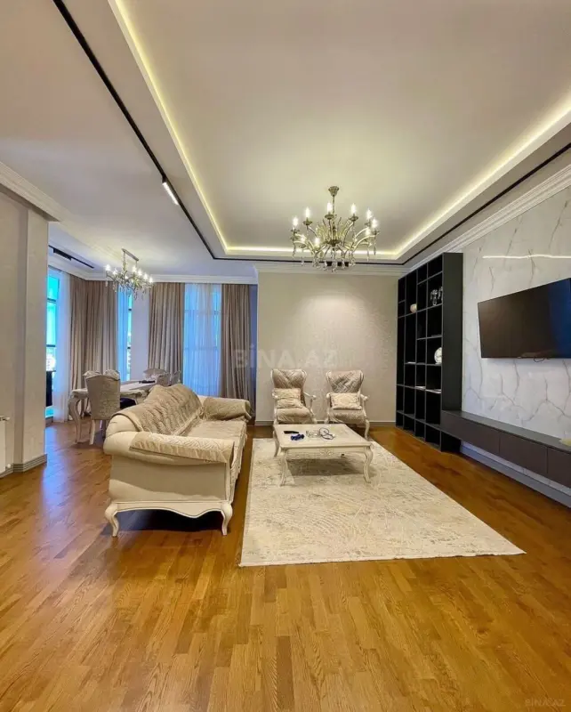 Satılır 3 otaqlı mənzil 136 m²