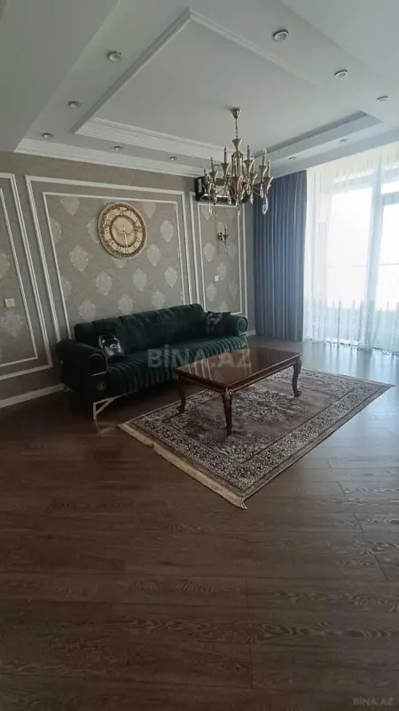 Kirayə verilir 2 otaqlı mənzil 135 m²