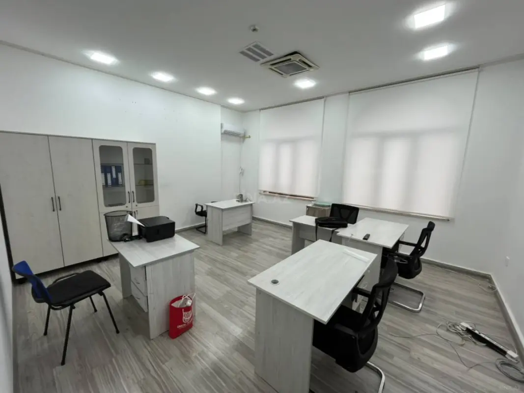 Kirayə verilir 1 otaqlı ofis 25 m²