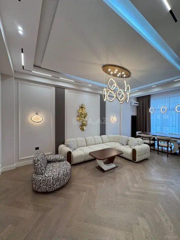 Satılır 4 otaqlı mənzil 172 m²