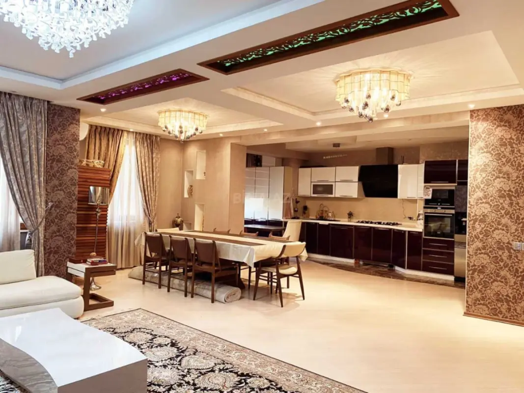 Satılır 4 otaqlı mənzil 170 m²