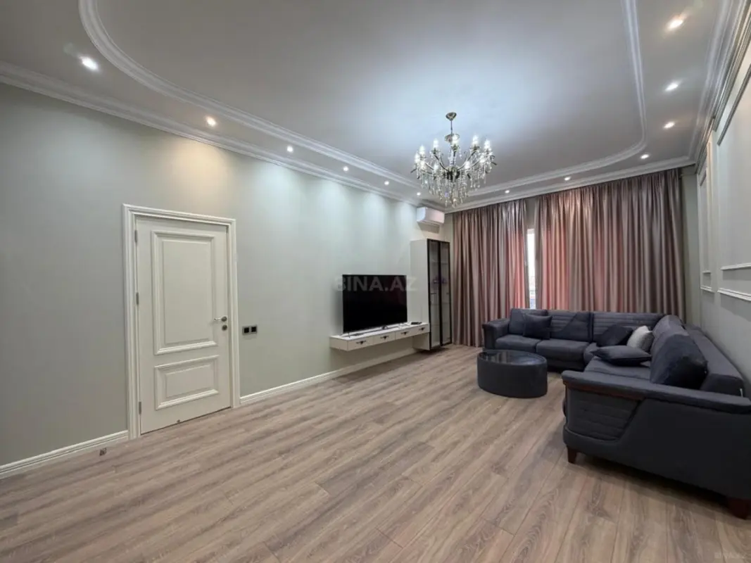 Satılır 3 otaqlı mənzil 114 m²