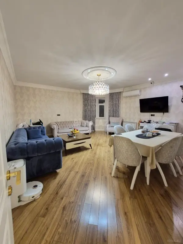 Satılır 3 otaqlı mənzil 125 m²