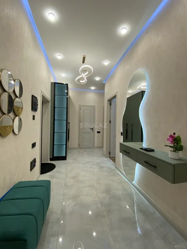 Satılır 2 otaqlı mənzil 106 m²