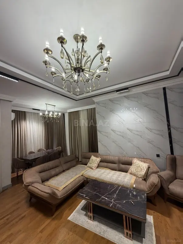 Satılır 3 otaqlı mənzil 136 m²