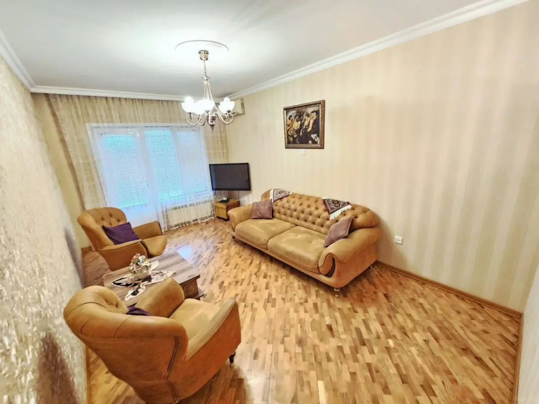 Satılır 4 otaqlı mənzil 120 m²