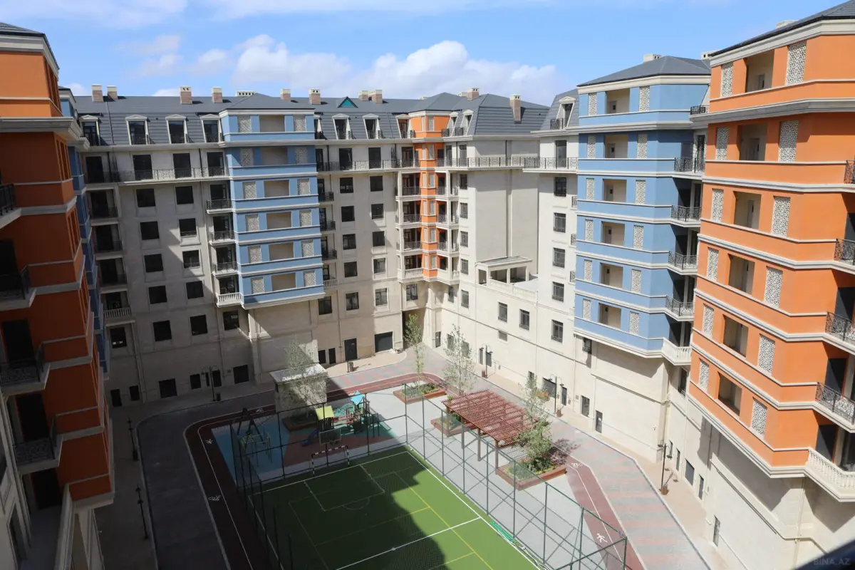Satılır 4 otaqlı mənzil 224 m²