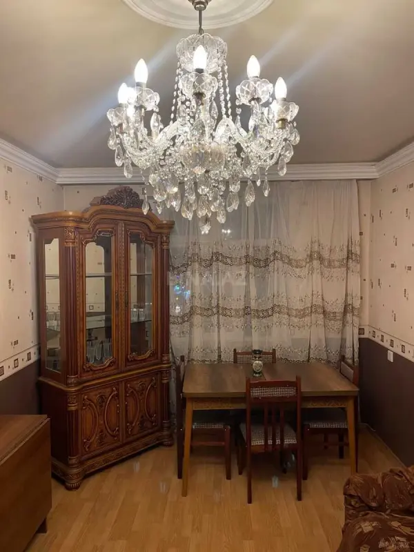 Kirayə verilir 2 otaqlı mənzil 70 m²