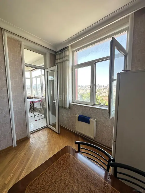 Satılır 2 otaqlı mənzil 88 m²