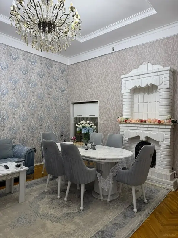 Satılır 4 otaqlı mənzil 150 m²