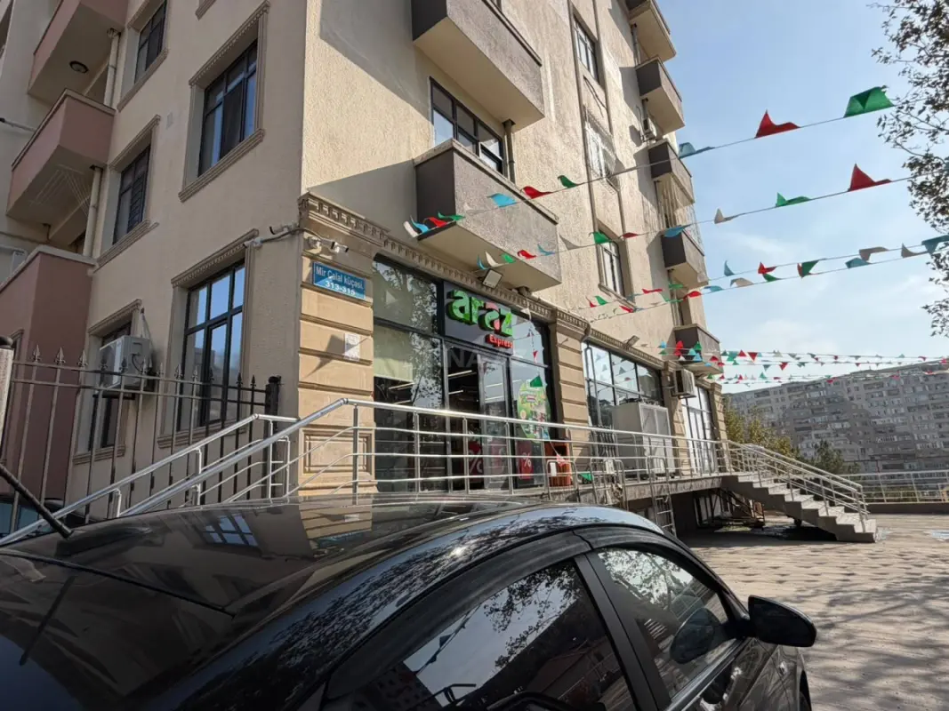 Satılır 2 otaqlı mənzil 95 m²