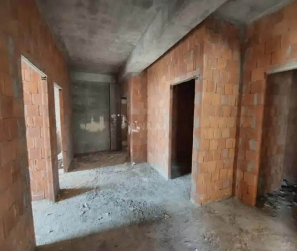 Satılır 4 otaqlı mənzil 117 m²