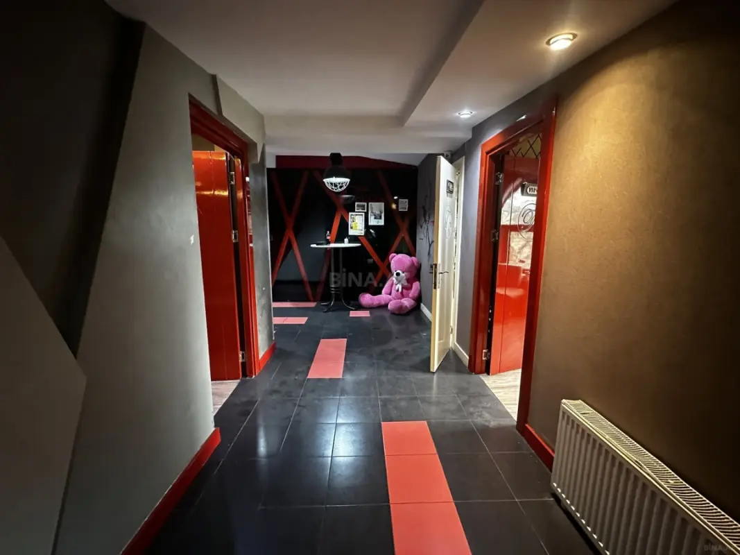 Satılır obyekt 250 m²