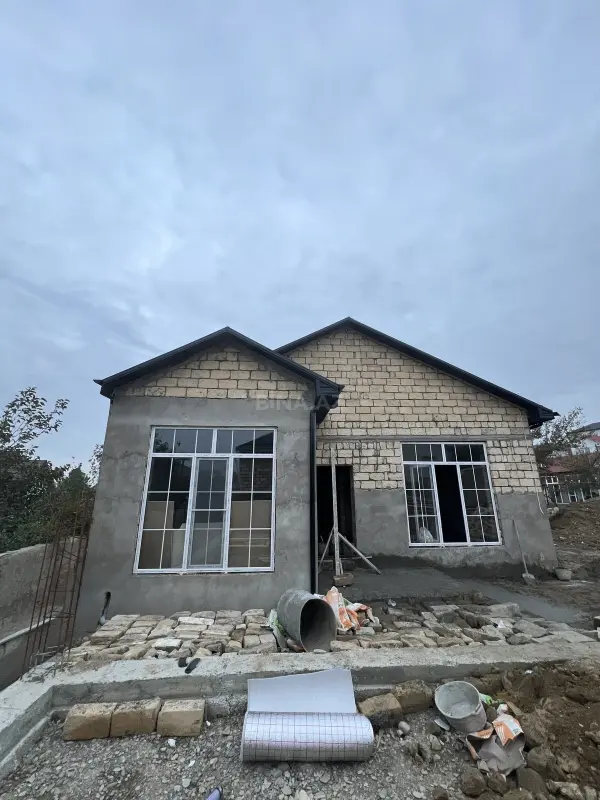 Satılır 4 otaqlı həyət evi 110 m²