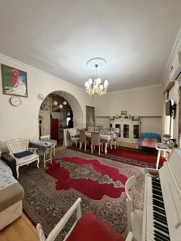 Satılır 2 otaqlı mənzil 70 m²