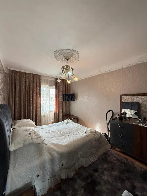 Satılır 5 otaqlı mənzil 120 m²